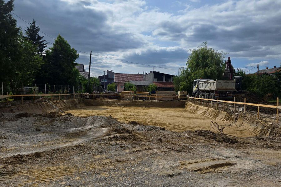 Početak iskopa i gradnja temelja